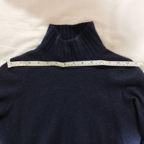 Vince 100% cashmere turtle neck sweater - Picture 4 of 5